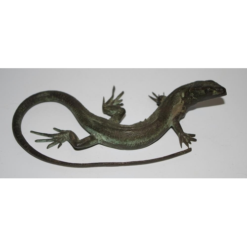 47 - A bronze lizard