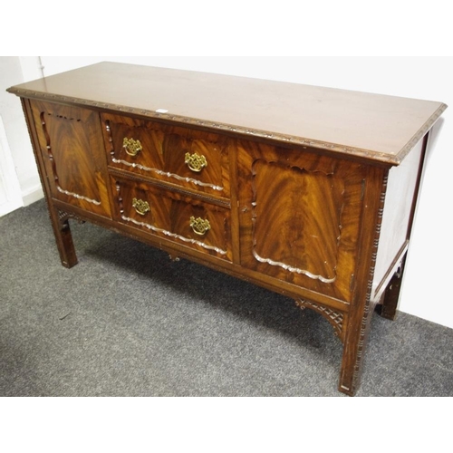 533 - An early 20th century flamed mahogany sideboard