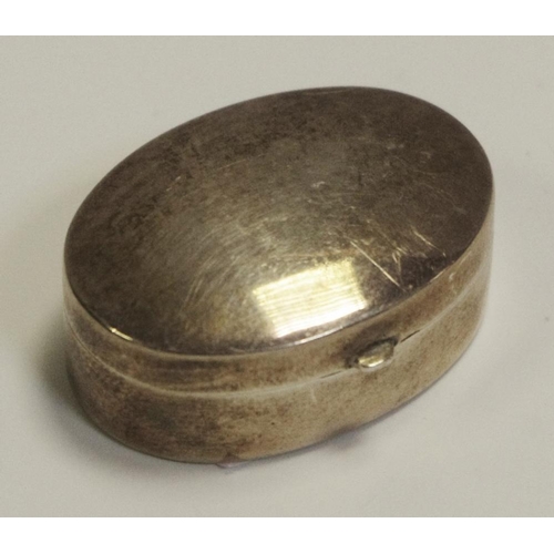 41 - A sterling silver pill box or bonbonniere