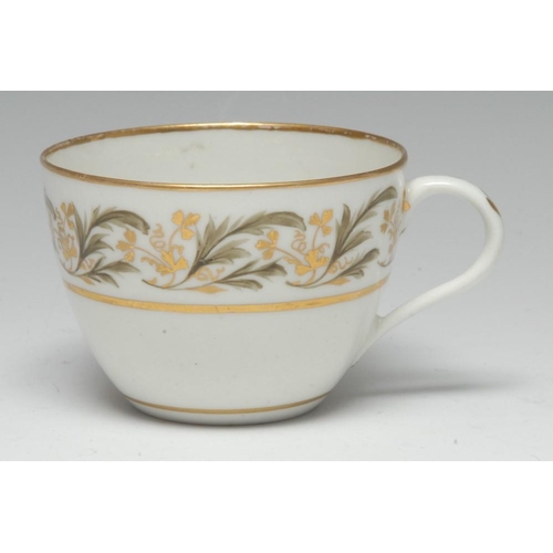 101 - A Pinxton Bute-shaped teacup, pattern 275, 5.7cm high, c.1800