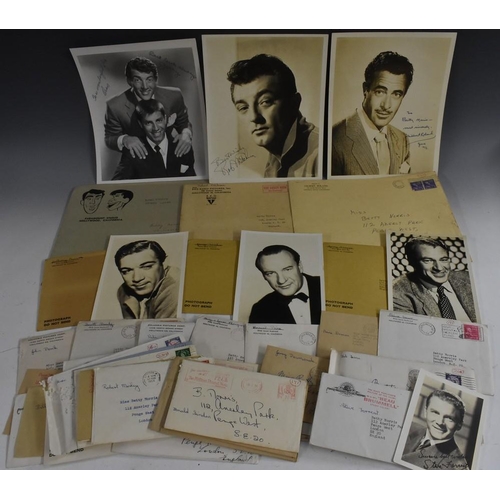 3030 - Autographs and printed collectors club issue photographs inc Robert Mitchum, Dean Martin & Jerry Lew... 