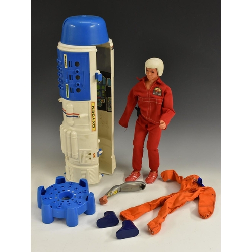 3121 - An Original Kenner Toys Six Million Dollar Man action figure with Bionic Transport/Repair Station, a... 