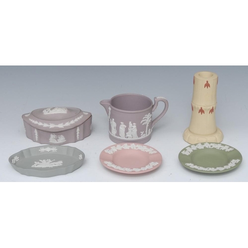 357 - Wedgwood Coral, Jasper, Green, Lavender and Basalt (qty)