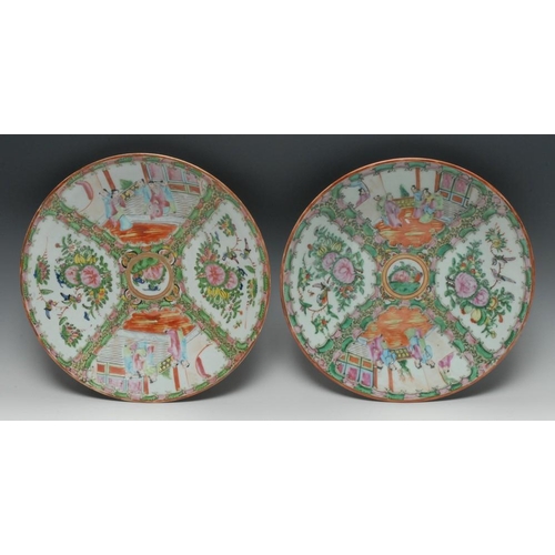 461 - A pair of Chinese Famille Verte circular dishes, painted in the typical manner in polychrome with sh... 