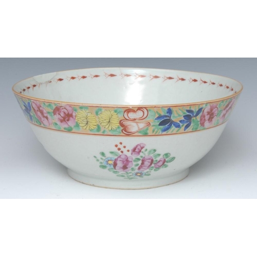 468 - An 18th century Chinese bowl, decorated in the Famille Rose palette with stylised flowers and foliag... 