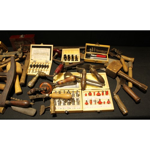 332 - Tools - carpentry and woodworking hand tools and accessories, comprising various cased sets includin... 