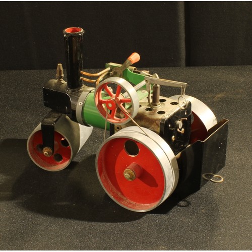 353 - A Mamod SR1A live steam, steam roller, boxed with steering rod, detachable scuttle, burner box and w... 