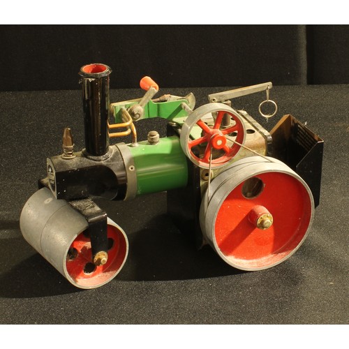 353 - A Mamod SR1A live steam, steam roller, boxed with steering rod, detachable scuttle, burner box and w... 