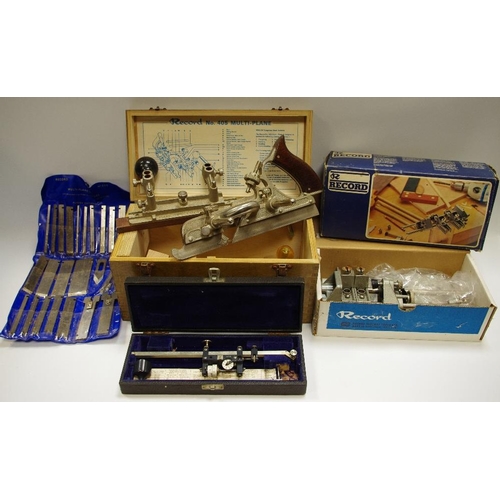 81 - A Record No. 405 Multi Plane in original box with 24 cutters; a Record No. 148 dowelling jog in orig... 