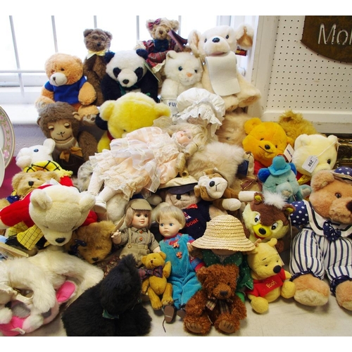 298 - Toys - a mid 20th century plush monkey; Alpha Carnell by Merrythought 2000 growler bear;other bears,... 