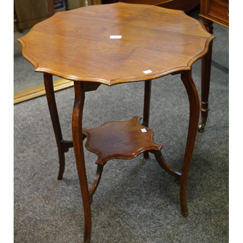 136 - An Edwardian oak hall table