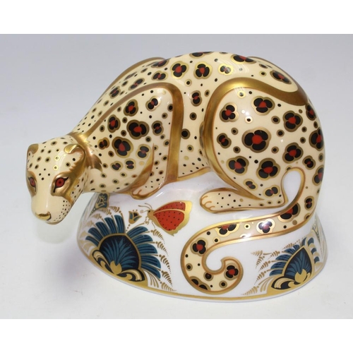 275A - A Royal Crown Derby paperweight, Savannah Leopard, Endangered Species, commissioned by Sinclairs, pr... 