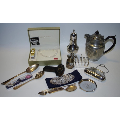 240 - Silver & plate - a George III silver serving spoon; napkin ring; Edwardian silver evening purse; min... 