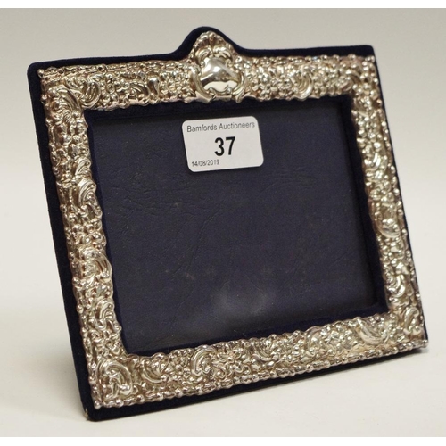 37 - An Elizabeth II silver easel photograph frame, London 1990