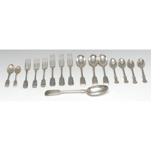 535 - A collection of Victorian silver flatware, various patterns, dates and makers (qty), 19oz