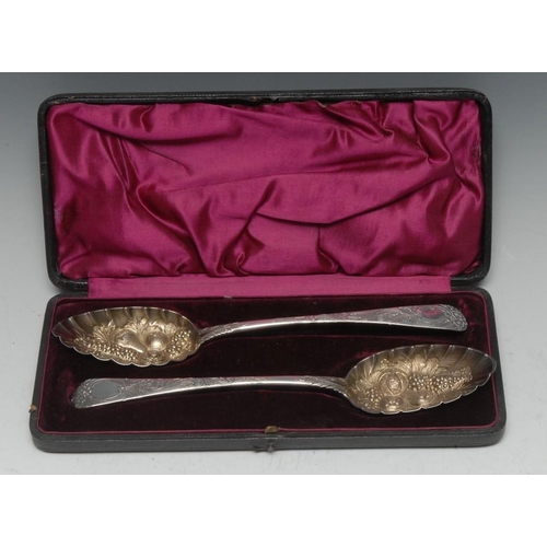 539 - A pair of George IV silver 'berry' spoons, chased with ripe fruit and foliage, Jonathan Hayne, Londo... 