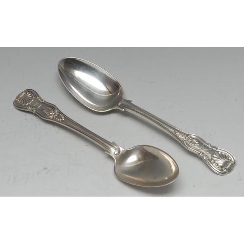 545 - Paul Storr - a pair of George IV silver King's pattern dessert spoons, Union Shell heels, 17.5cm lon... 