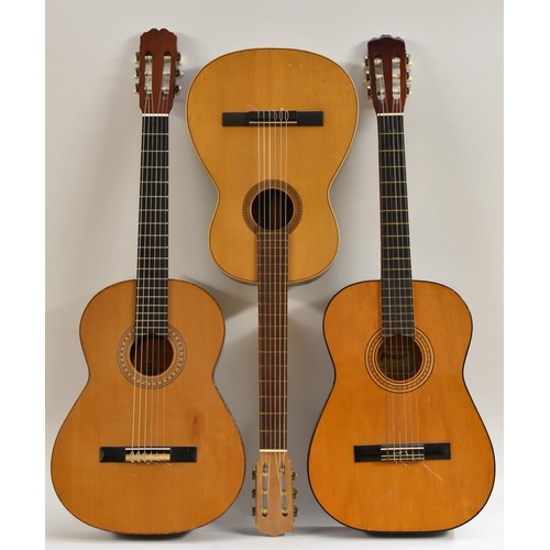 3089 - A BM Espana, Classical Spanish acoustic guitar, spruce soundboard, mahogany sides and back, length o... 