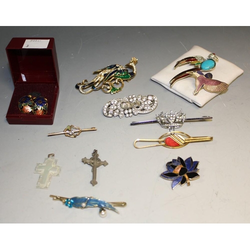 5237 - Jewellery - enamel brooches; others, stone set; etc