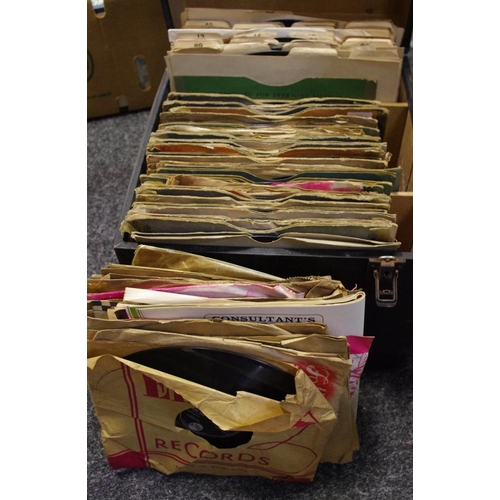 121 - Various early/mid 20th century annuals; early 20th century 78rpm records