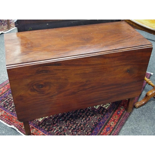 150 - A 19th century mahogany gateleg dining table, opening to 137cm