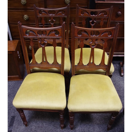 151 - Four Victorian mahogany dining chairs, shaped splats, turned forelegs