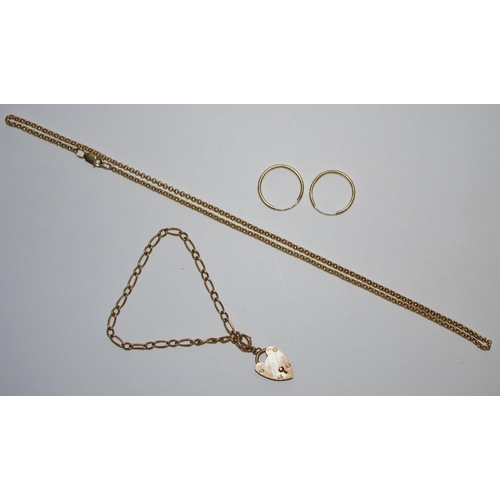 217 - A 9ct gold micro belcher necklace 7.4g; a 9ct gold figaro bracelet with padlock fastener 5.5g; a pai... 