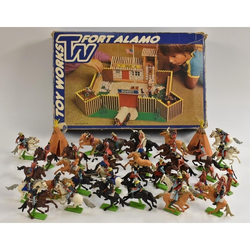 3075 - Britains Toys - American Wild West, metal based cavalry, and foot soldiers, mounted and foot Indians... 