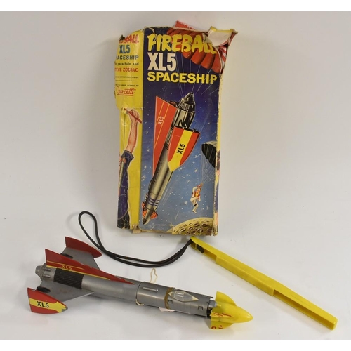 3101 - A Quercetti (Italian) 1960s Fireball XL5 Spaceship rocket, with two parachutes, slinger launcher (ru... 