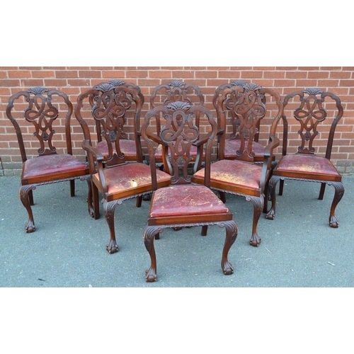 179 - A Chippendale Revival mahogany oval dining table, moulded top with gadrooned border, cabriole legs c... 