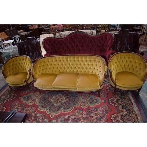 511 - A 20th century French style three piece drawing room suite, comprising sofa and a pair of armchairs ... 