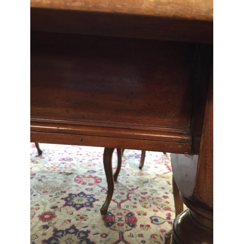 56 - A late Victorian/Edwardian mahogany extending dining table, rounded rectangular moulded top, turned ... 