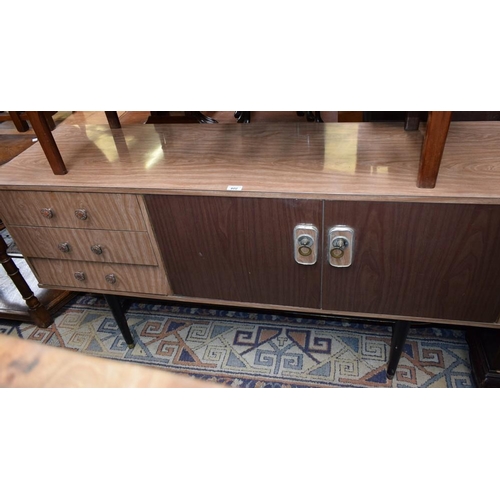 602 - A mid-20th century retro sideboard, dansette type legs, 152cm wide