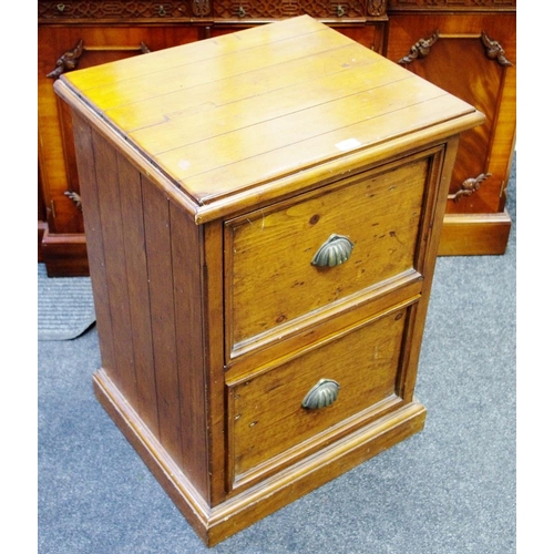 160 - An oak two drawer filing cabinet.