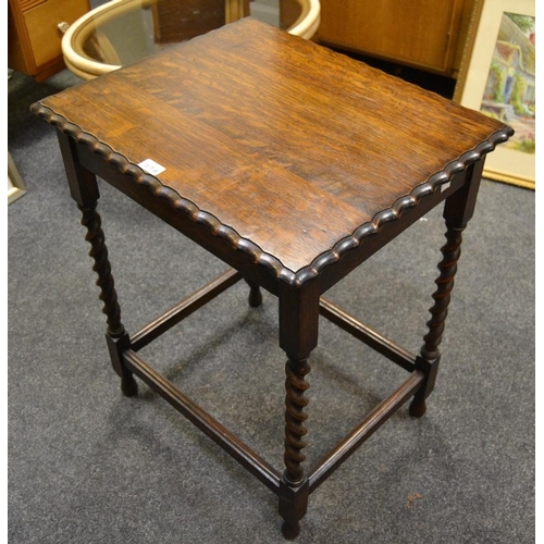 189A - An early 20th century oak barley twist hall table