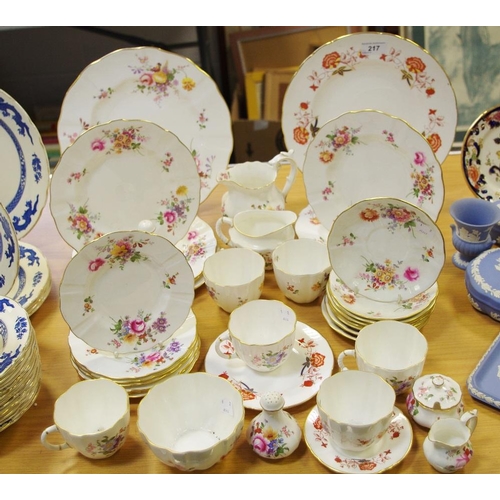 217 - Royal Crown Derby Posies pattern part tea and dinner services including dinner plates; desert plates... 