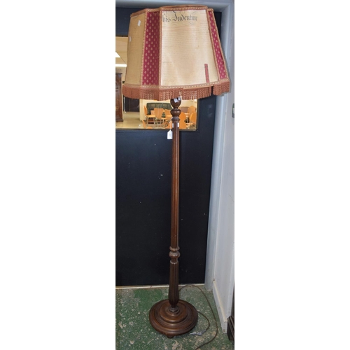 427 - A 20th century mahogany standard lamp, turned, fluted and reeded column, stepped circular base, 158c... 