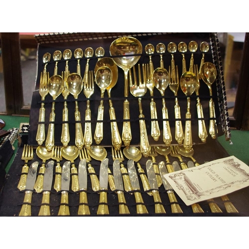 262 - An Italian set of gold plated flatware, boxed