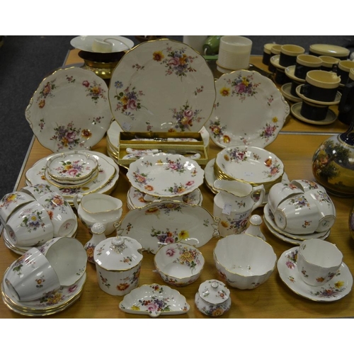 377 - Royal Crown Derby Posie dinner and tea service, Posie ornaments etc (large quantity)