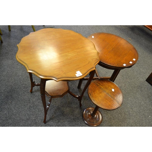 384 - An Edwardian mahogany occasional table, moulded and shaped circular top, carved cabriole legs, X fra... 