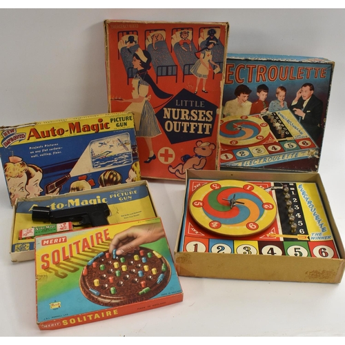 86 - Electro Roulette, made in England, original box; an Auto-Magic picture gun, made in USA; a film set ... 