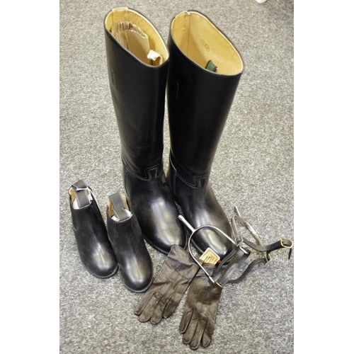 316 - Equestrian - A pair of child's leather riding boots, size 8, a pair of Pittards leather riding glove... 