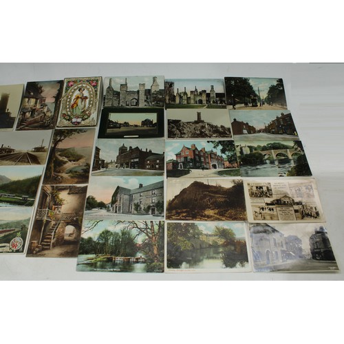 425 - Postcards - topographical Derbyshire, including Wingfield Manor, London Road Derby, Market Square Ri... 