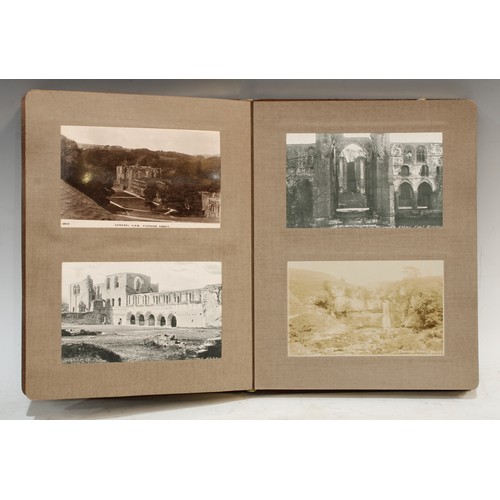 426 - Postcards - a collection in six albums, mostly Topographical including Buxton, Chartsworth House, Ma... 