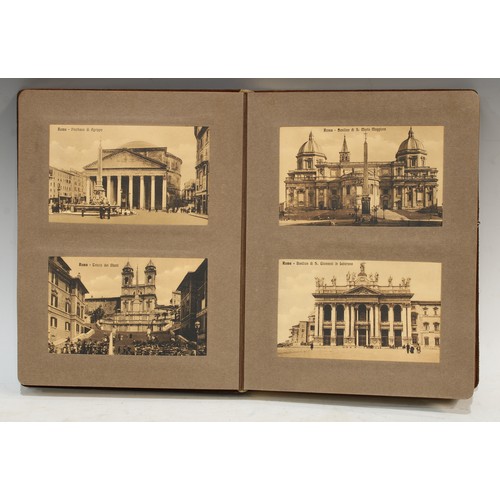 426 - Postcards - a collection in six albums, mostly Topographical including Buxton, Chartsworth House, Ma... 