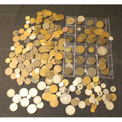 451 - Coins - a miscellaneous collection of coins mainly UK circulated issues, some silver, including unci... 