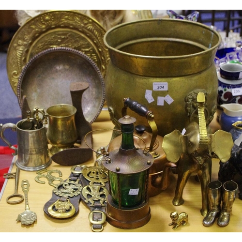 204 - Metalware - a George III style brass log bin, lion mask handles, paw feet; assorted horse brasses; b... 