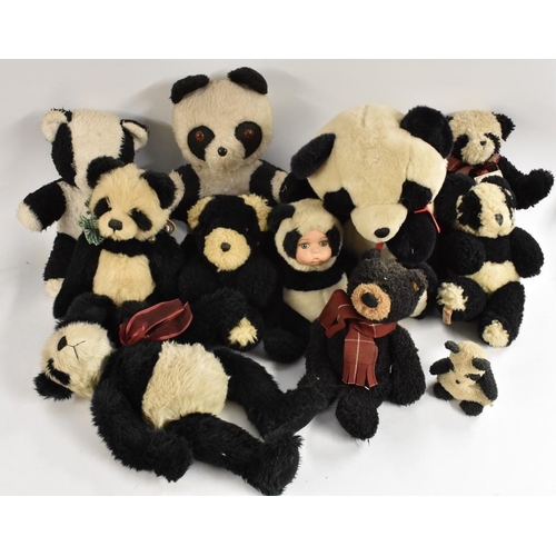 3065 - Stuffed Toys - Panda and other bears - a Charlie bears Poppy;  others Ganz Cottage Collectable's, Gu... 