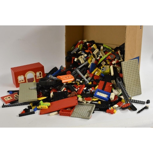 3085 - Lego - 1960/70's  Lego construction toys including windows, bricks , blocks, tracks, etc others late... 