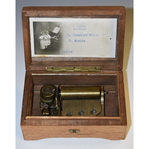 1279 - An early 20th century Swiss rectangular casket music box, 5.5cm cylinder playing two airs on a one-p... 